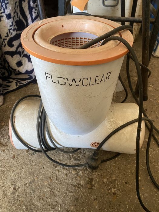 Vendo piscina de grandes dimenões