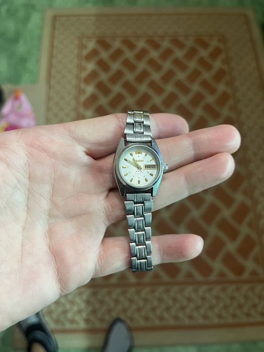 Продам часы orient