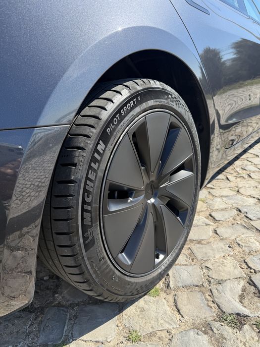 Tesla Model 3 Highland Premium Long Range Dual Motor