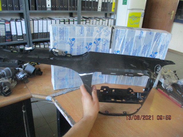 Moldura da consola central / rádio / aro PEUGEOT 208