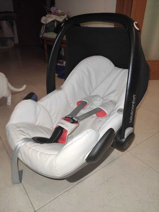 Cadeira Auto Bebé Confort Pebble + Capa Chuva