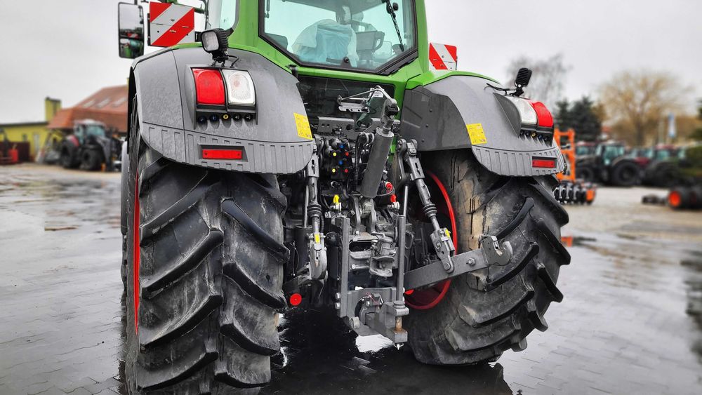 Ciągnik rolniczy FENDT 828 S4 VARIO 2500h