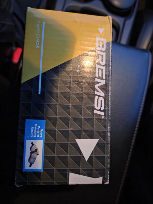 Колодки задние на фольксваген пасат 2018 года 2литровый дизель.