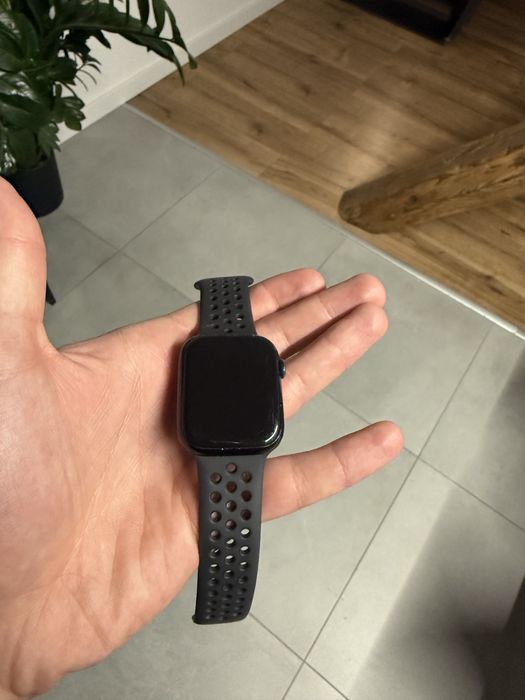 Apple Watch series 7 45 mm - Nike!