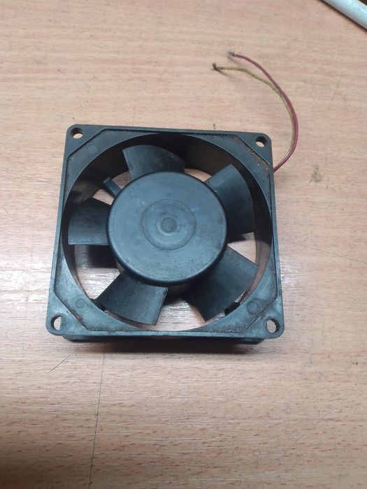 Продам вентилятор на 12вольт