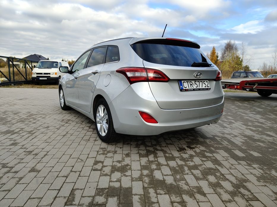 Hyundai i30 1.6 CRDI klimatyzacja alufelgi nawigacja zaniana