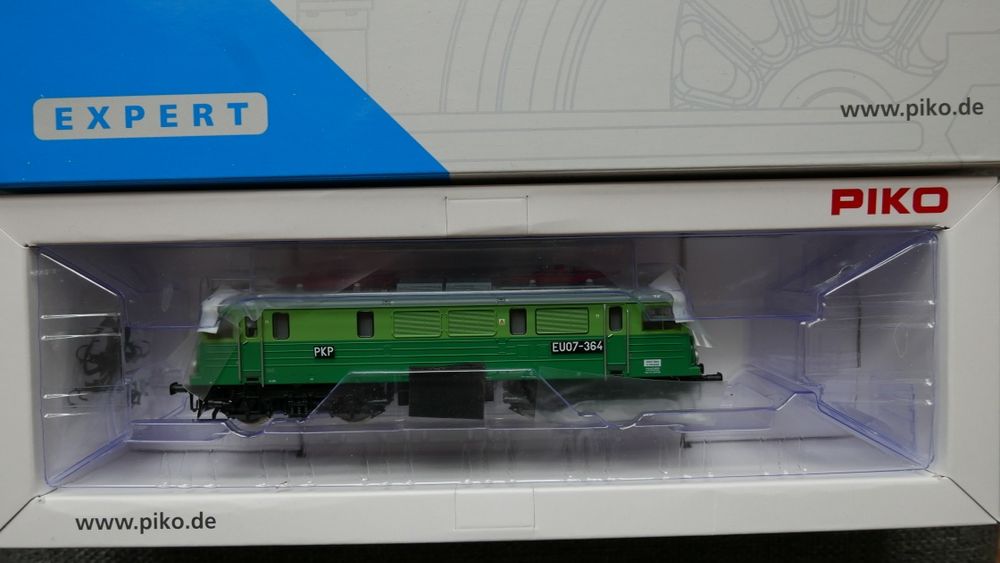 Elektrowóz EU07-364 lokomotywa elektryczna PKP Piko 96381 Z.T.Katowice