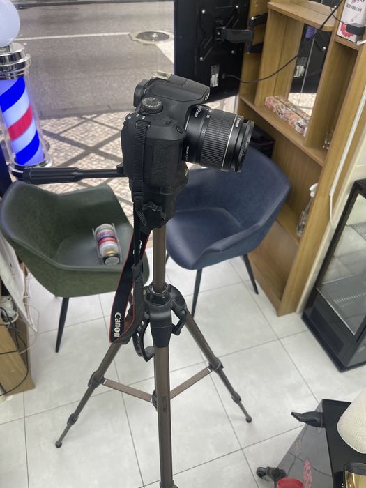 Camera canon 2000D EOS