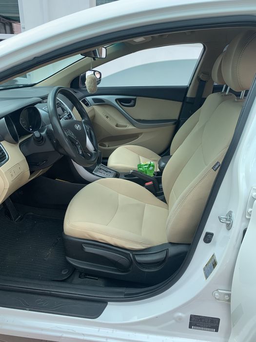 Hyundai Elantra 2013 року
