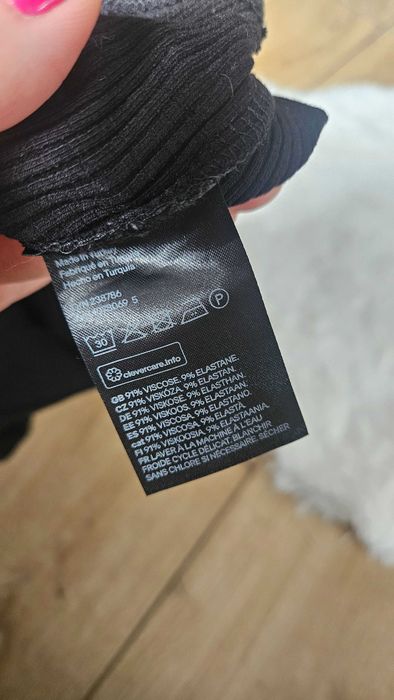 Crop top prążkowany z wycieciami xs H&M