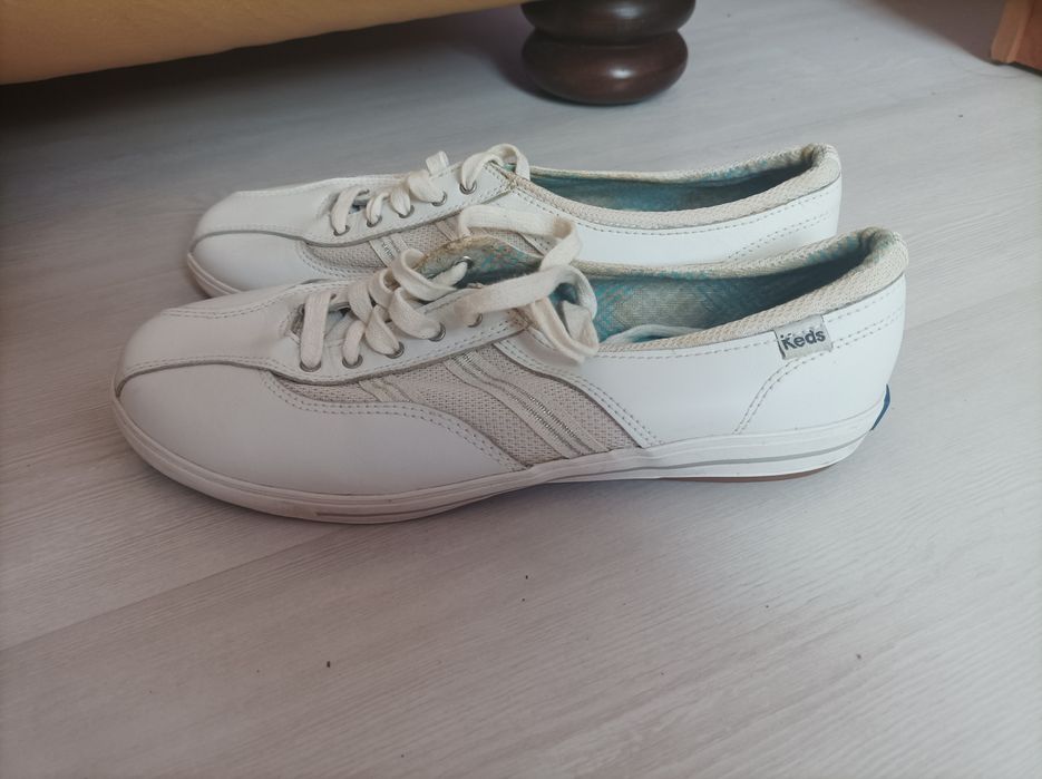Продам кеди 41 розмір