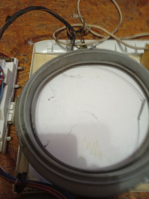 Стиральная машина Ariston.