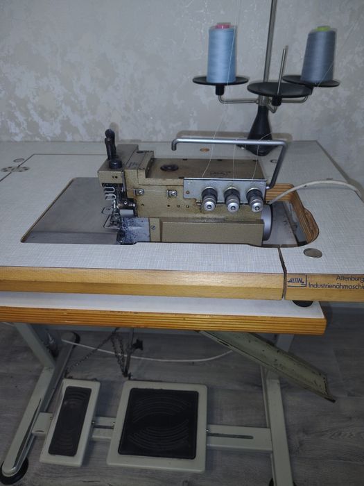 Одноголковий оверлок текстима Altin