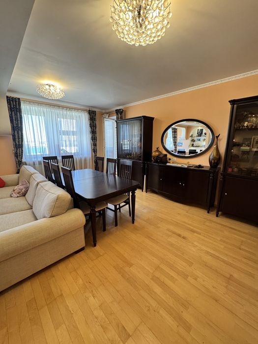 Продам 3-к квартиру 121 м² біля м. Мінська | Елітний будинок