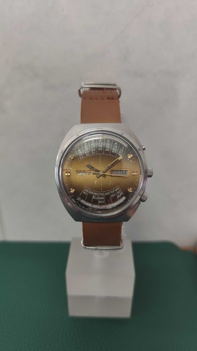 Relógio antigo ORIENT calendário perpétuo 42 mm
