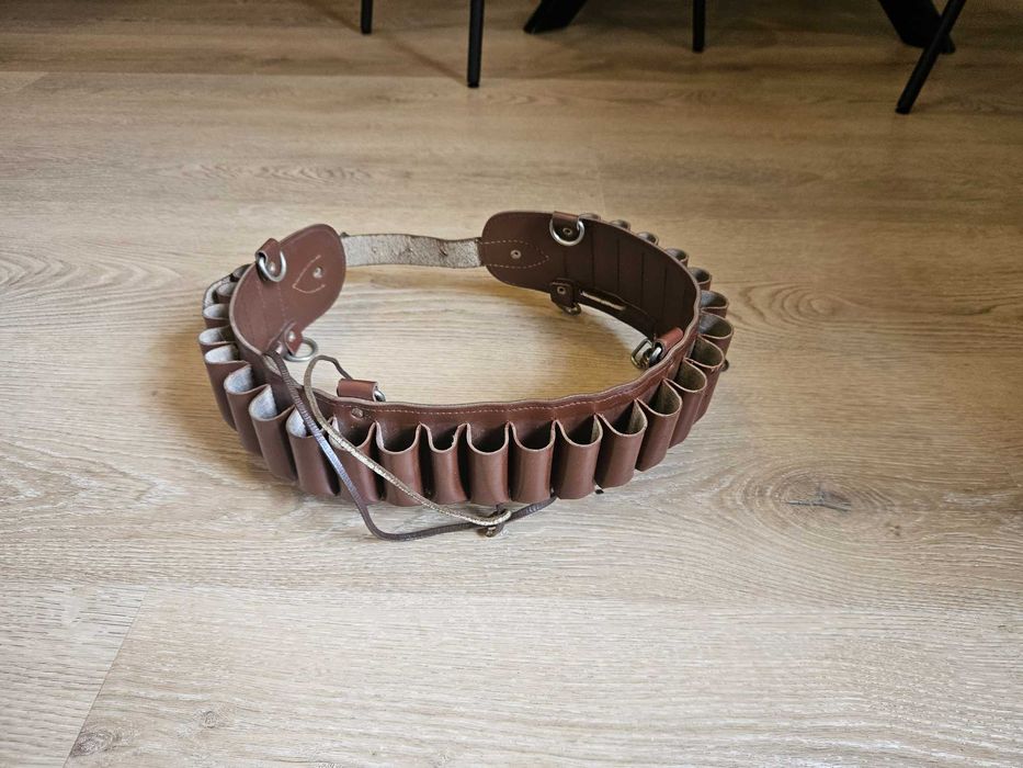 Cartucheira em Couro 12