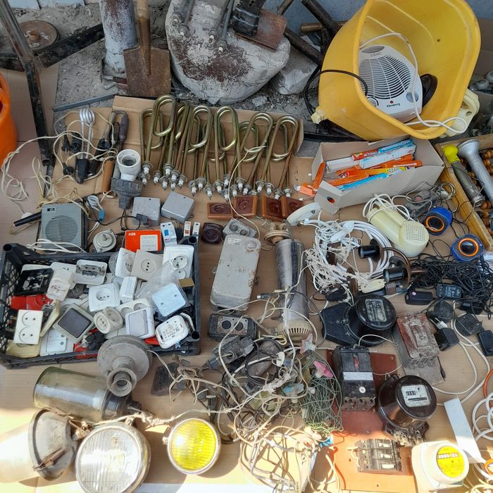 Продам  різні електроприлади.
