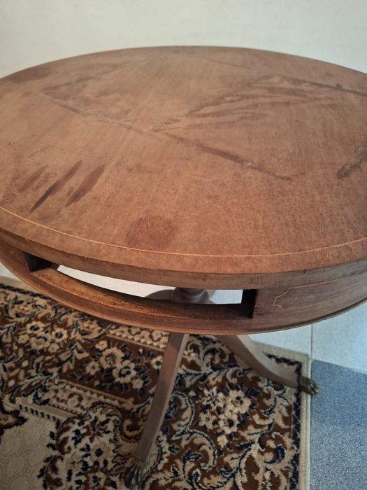 Mesa redonda para restauro pés de galo gavetas