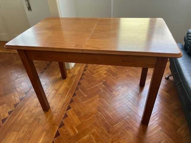 Extendable Solid Wood Table64750624214017121