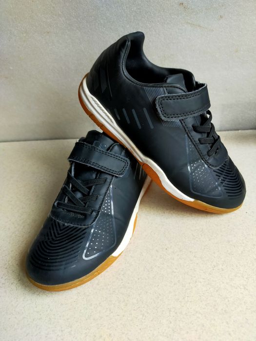 Buty sportowe halówki Rezo 30
