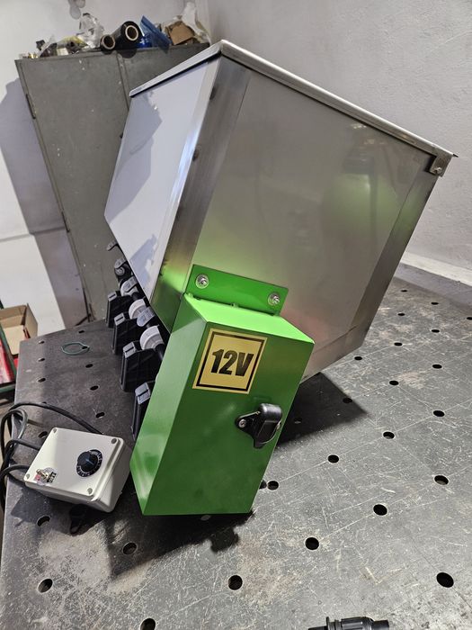 Podsiewacz dozownik aplikator do nawozów