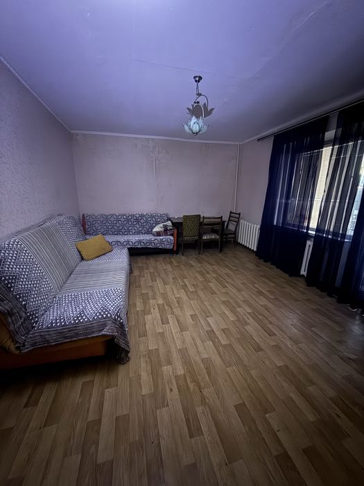 Подобово , почасово здам квартиру в центрі Вільнянську