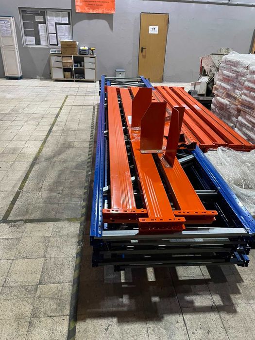 Vende-se Estantes Industriais Metálicas