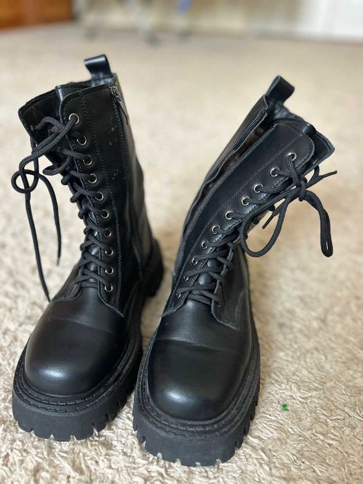 Жіночі зимні черевики