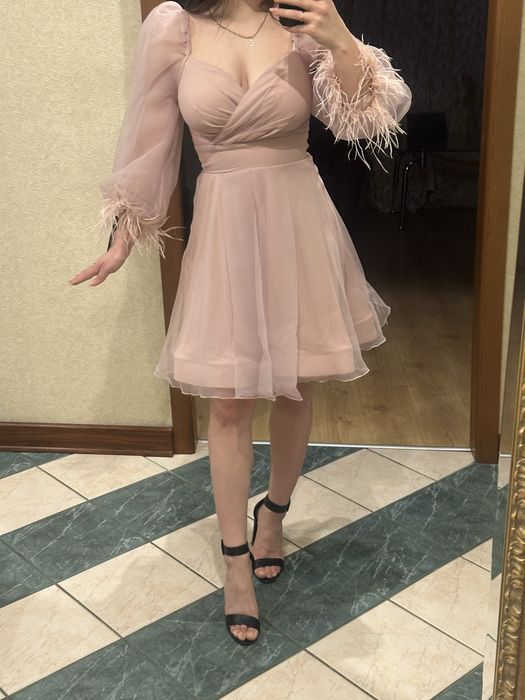 Пудрове вечірнє платття