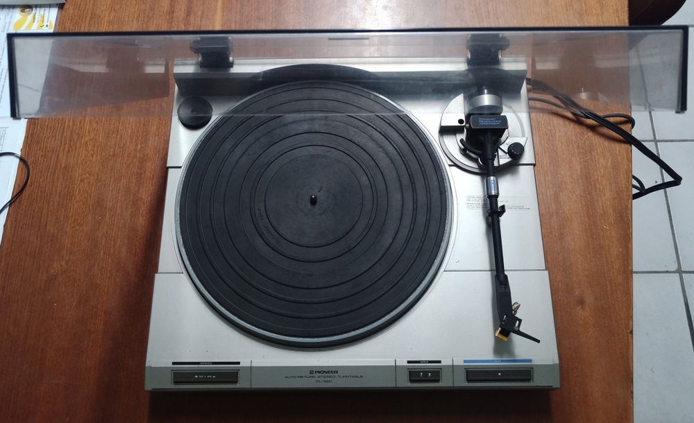 Gira discos Pioneer PL-340