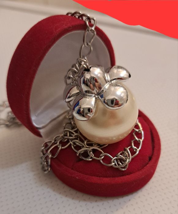 Naszyjnik z dużą perłą