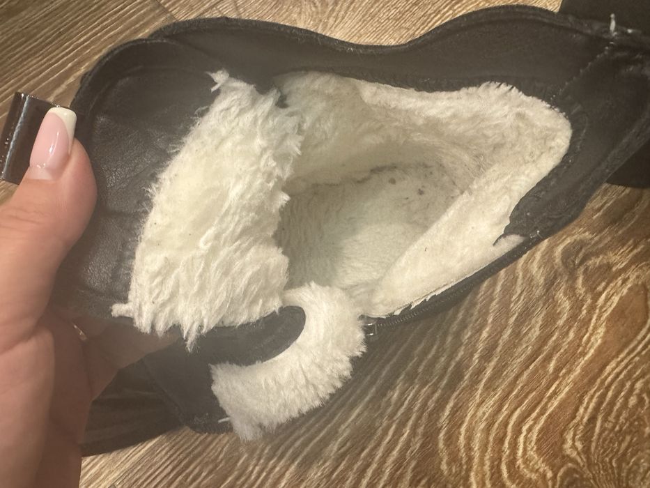 Продам зимние сапожечки