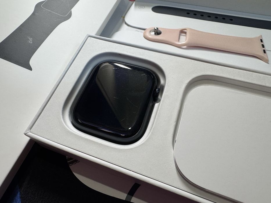 Продам Apple Watch  Series 8 45MM