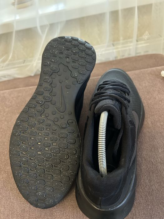 Чоловічі кросівки Nike Revolution 7