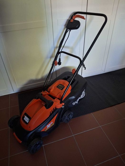 Corta-Relva Black&Decker