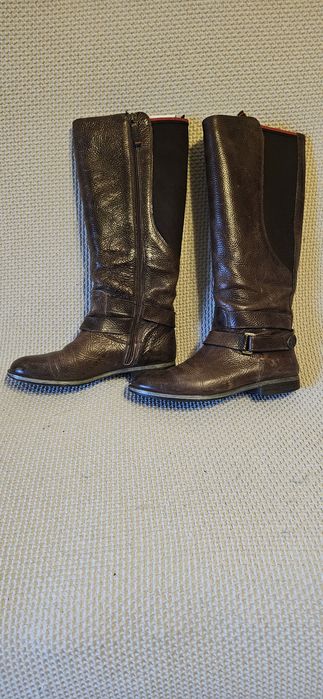 Botas de cano alto em pele