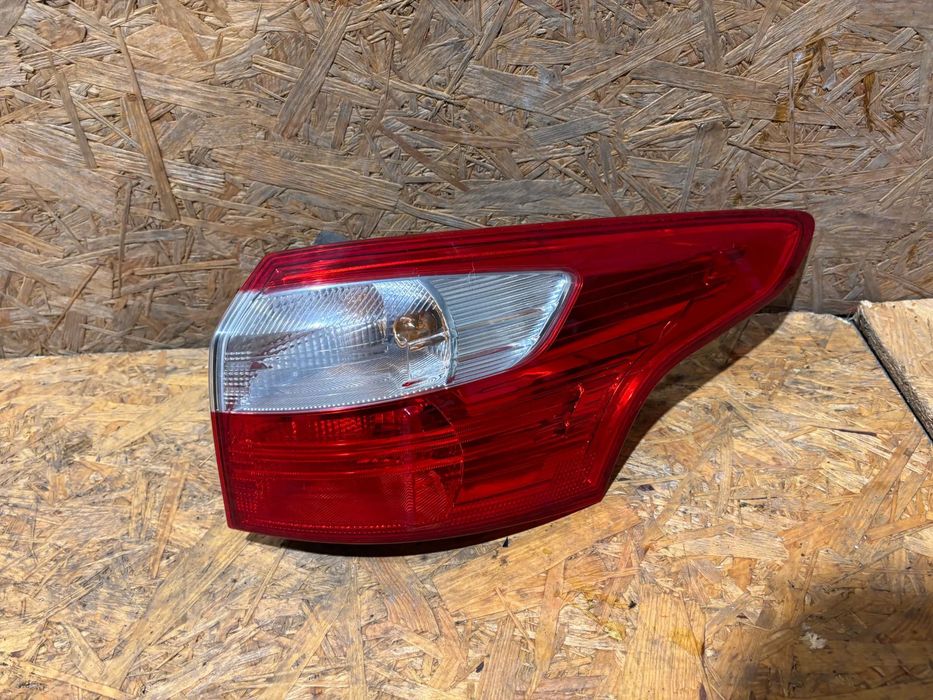 Lampa Tylna Prawa Ford Focus Mk3 Kombi Bm51-13404-H Bm51-13404-G