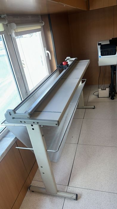 DesignJet T1300 PostScript Plotter Printer + Guillotine and Rolls64738425405442122