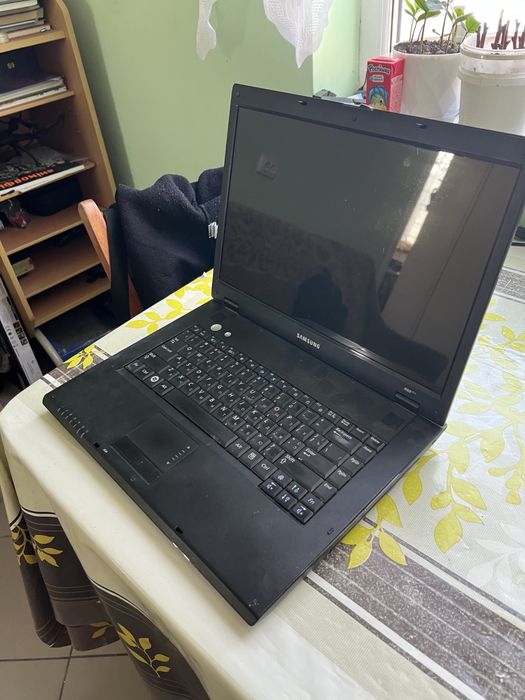 Ноутбук samsung.
