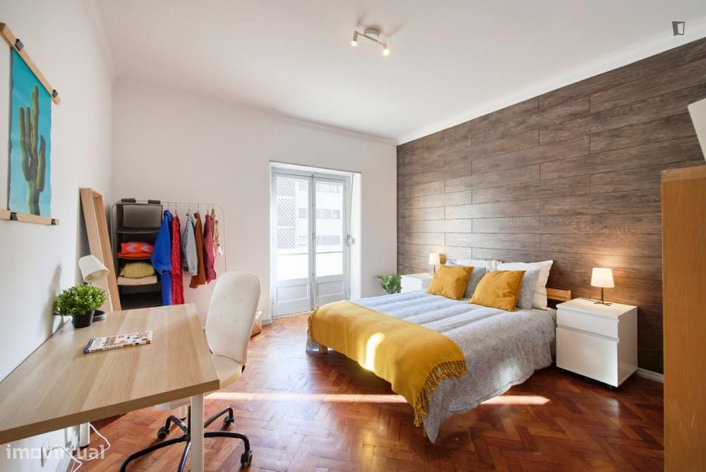 Quarto - localizado em Arroios Lisbon