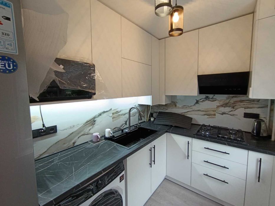 ПРОДАЖ 2-кімн. у центрі міста (А)