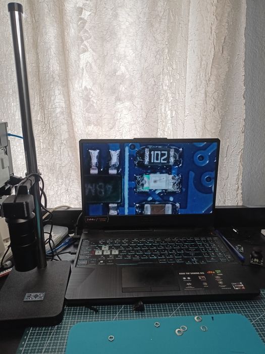 Unikalny mikroskop własnej roboty Full HD