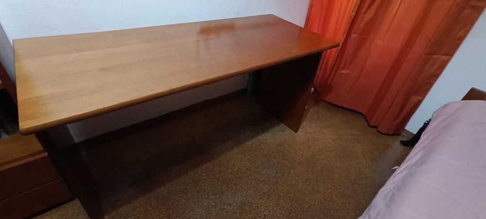 ** EXCELENTE ESTADO ** Mesa de Pinho