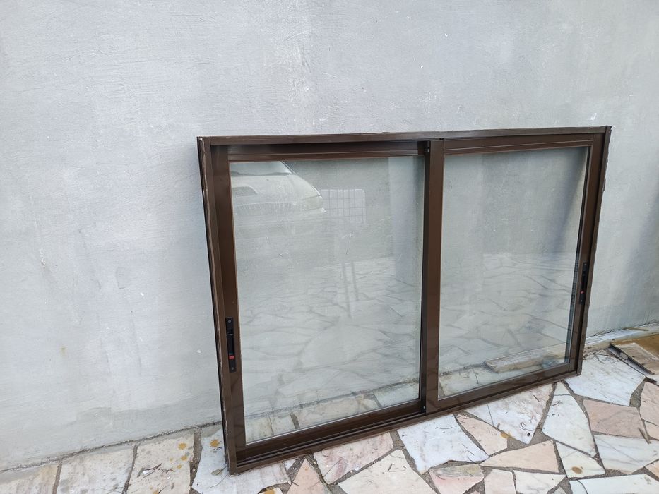 Janela/portв  vidro duplo com porta par gato, janela PVC