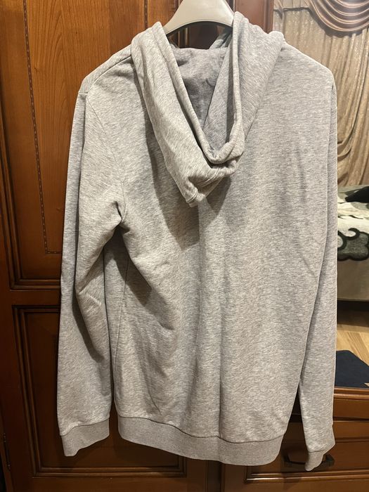 Продам худі від adidas essentials