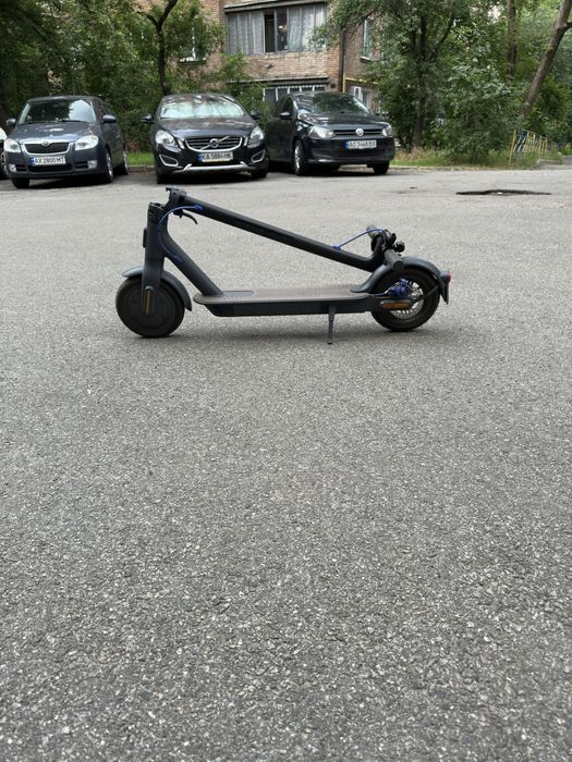 Електросамокат Xiaomi Mi Electric Scooter 3