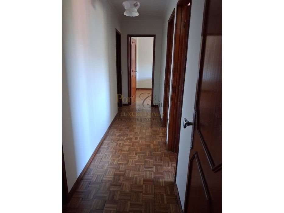 Apartamento T3+1 Com Fantastica Vista Sobre O Douro, Uma Box (3 Lug...