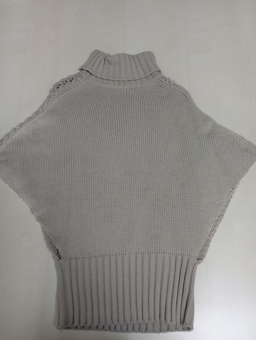 Poncho/narzutka z golfem Reserved r.S