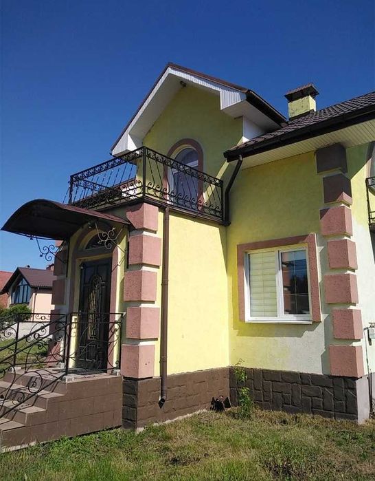 Зарічани ,чудовий будинок в затишному куточку