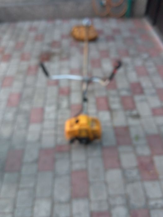 Продам триммер в отличном состоянии